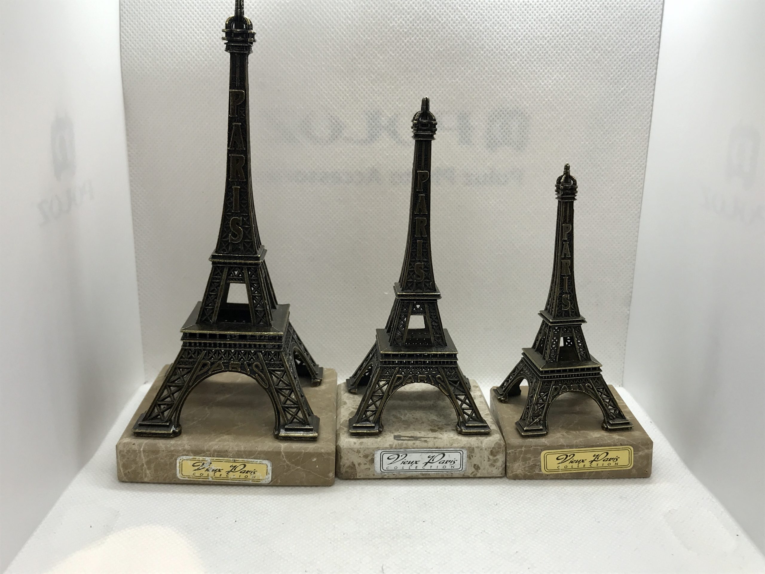 Tour Eiffel socle marbre