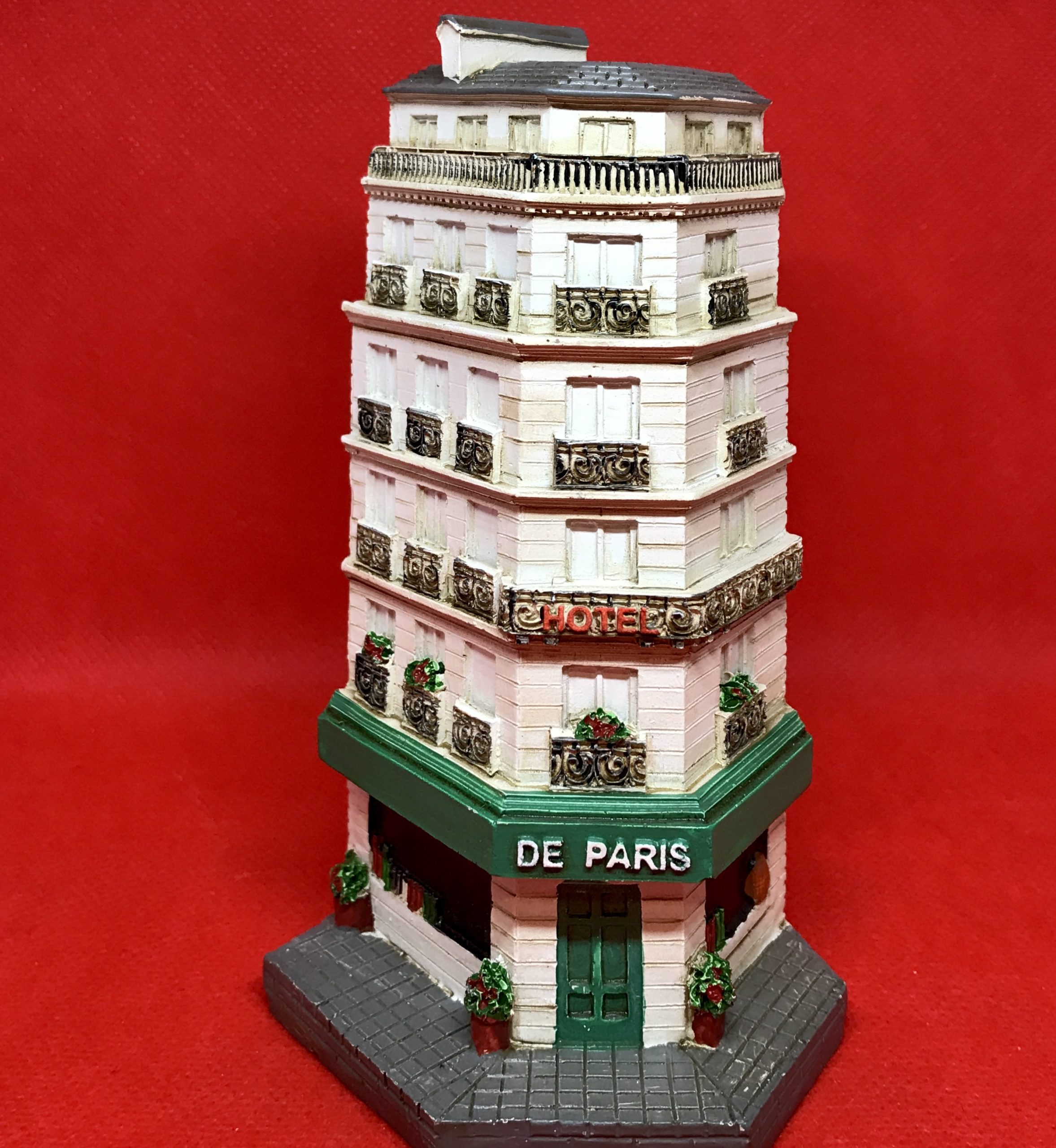 Miniature maison résine Hotel de Paris